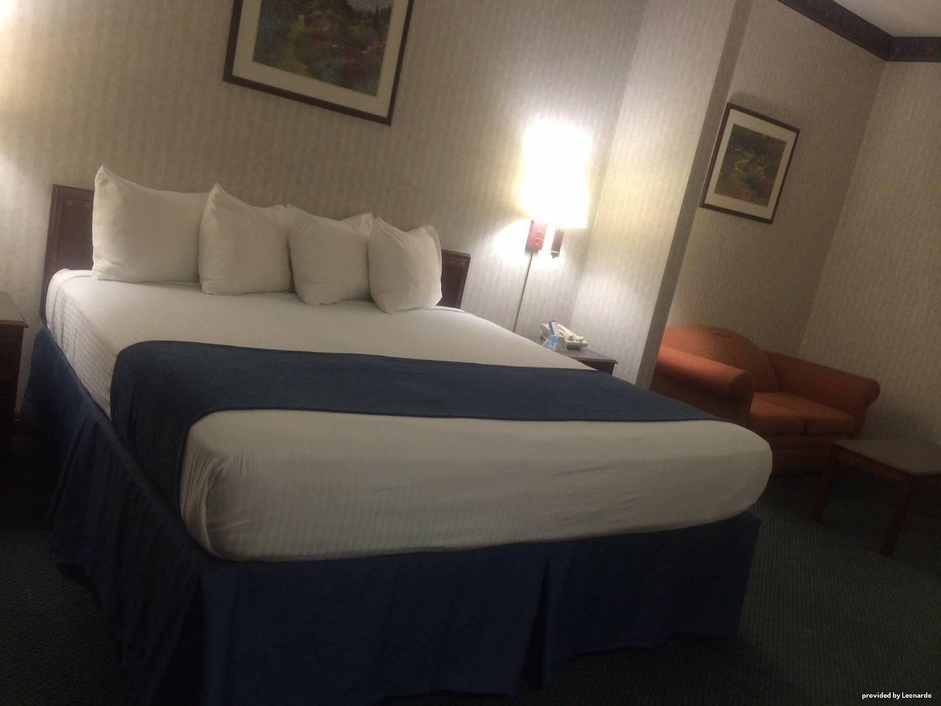 Best Western Elkhart Inn & Suites Buitenkant foto