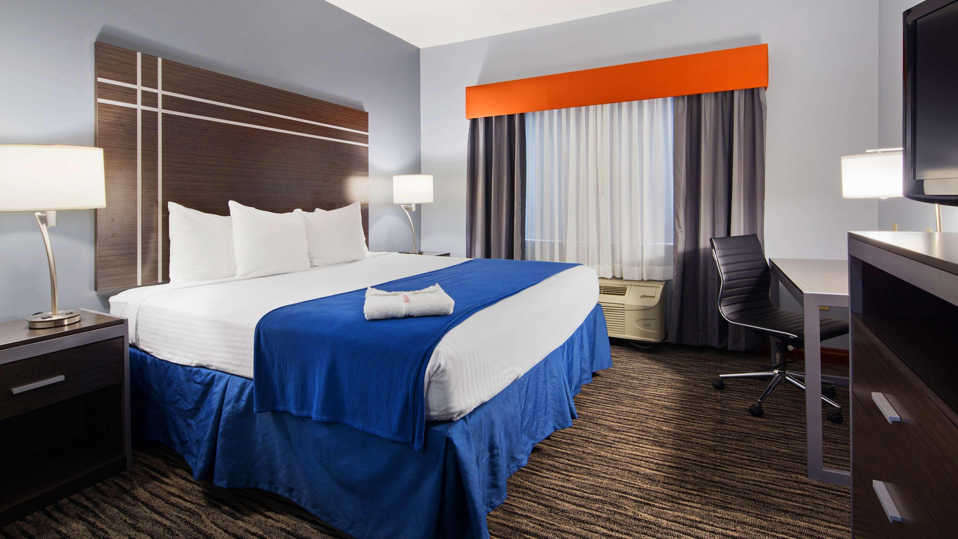 Best Western Elkhart Inn & Suites Buitenkant foto