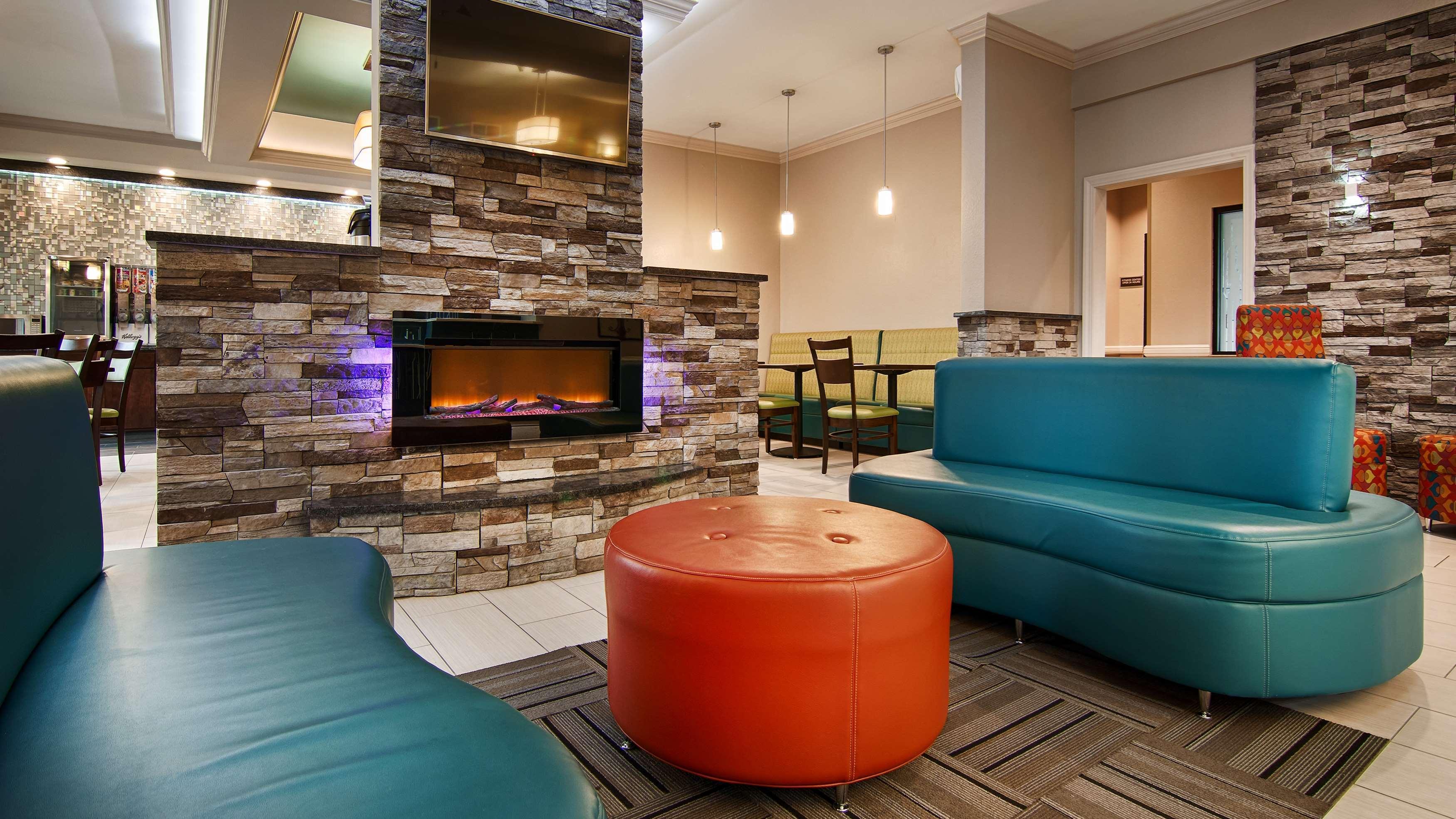 Best Western Elkhart Inn & Suites Buitenkant foto