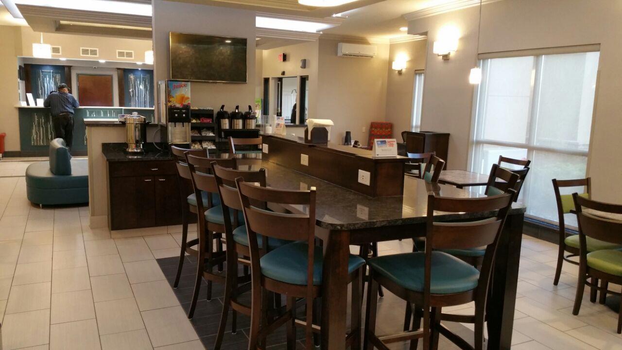 Best Western Elkhart Inn & Suites Buitenkant foto