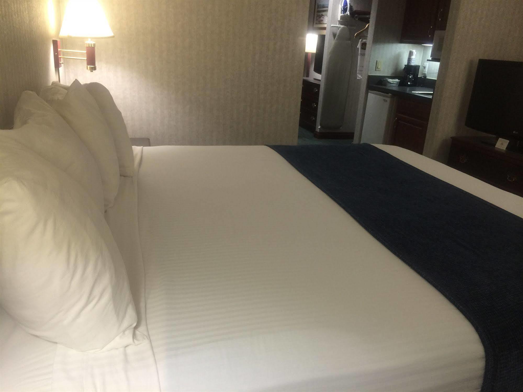 Best Western Elkhart Inn & Suites Buitenkant foto